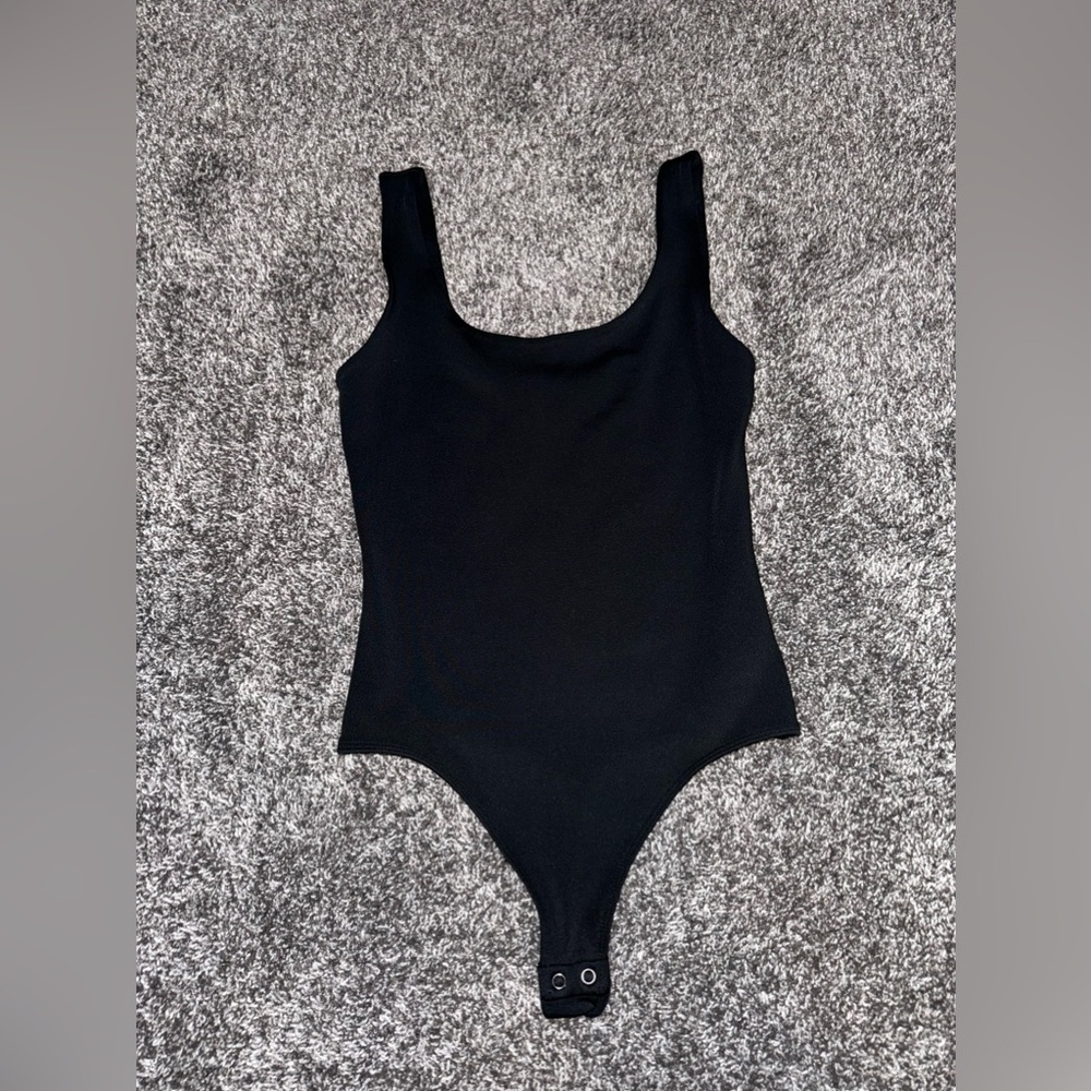 Express Body Contour Scoop Neck Bodysuit